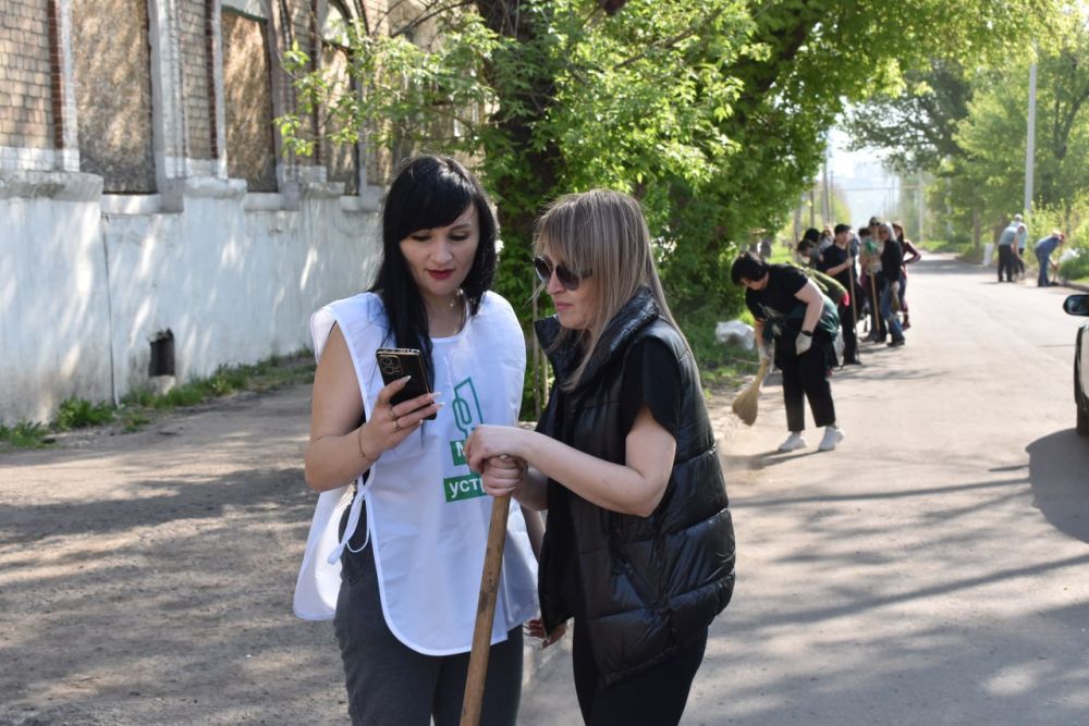 Волонтеры ФКГС организовали сбор голосов на субботнике в Кировском Волонтеры ФКГС организовали сбор голосов на субботнике в Кировском