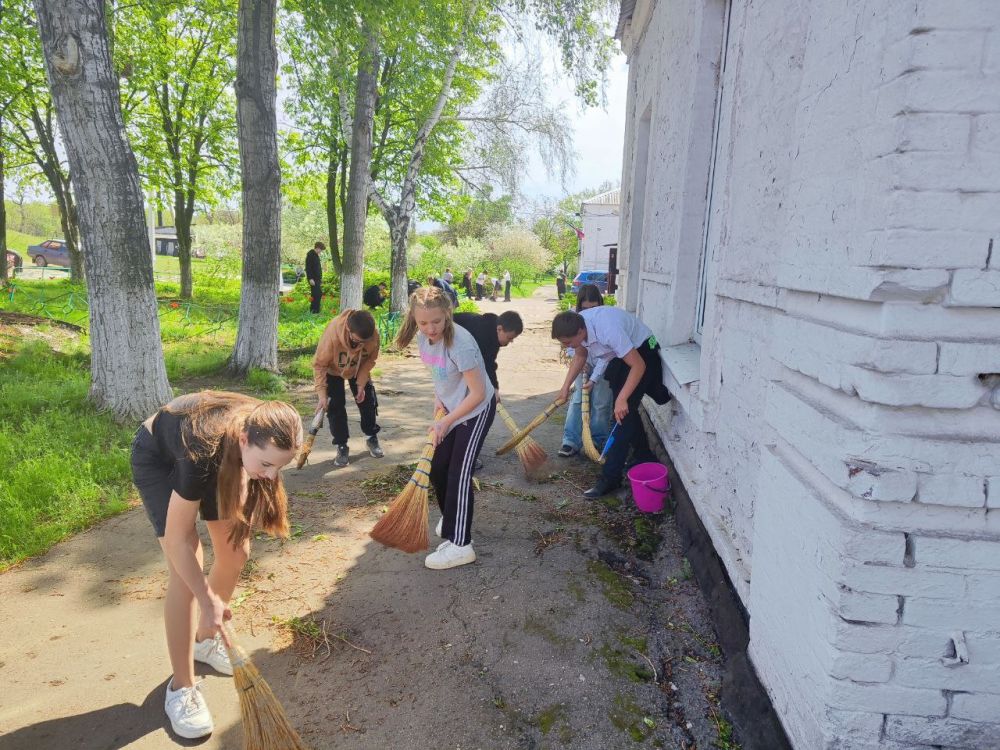 Кировский внутригородской район принял участие во Всероссийском субботнике Кировский внутригородской район принял участие во Всероссийском субботнике