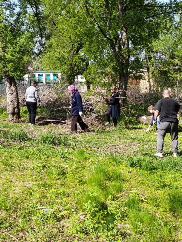 В Торезе состоялся Всероссийский субботник В Торезе состоялся Всероссийский субботник