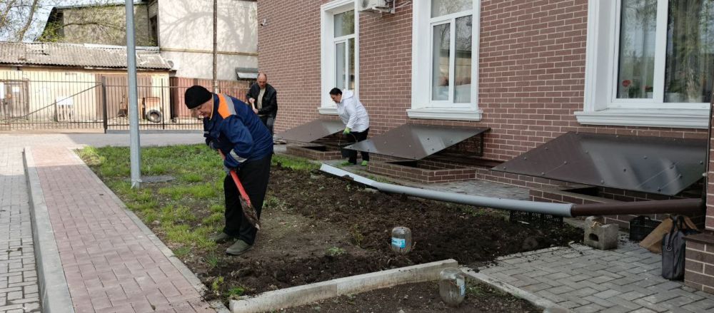 26 апреля прошёл Всероссийский субботник в рамках серии мероприятий "ЗЕЛЁНЫЙ ДОНБАСС" 26 апреля прошёл Всероссийский субботник в рамках серии мероприятий "ЗЕЛЁНЫЙ ДОНБАСС"