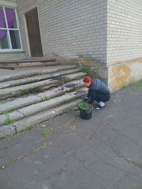 В рамках партийного проекта #КультураМалойРодины, серии мероприятий "Зелёный Донбасс", 26 апреля МБУ "Прохоровский СДК" приняли участие во Всероссийском субботнике В рамках партийного проекта #КультураМалойРодины, серии мероприятий "Зелёный Донбасс", 26 апреля МБУ "Прохоровский СДК" приняли участие во Всероссийском субботнике