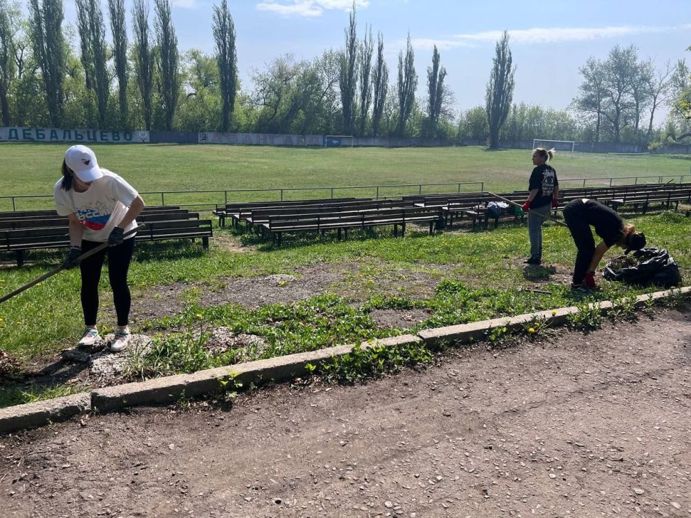 Реализуя проект «Выбор сильных» отдел физической культуры, спорта и туризма администрации городского округа Дебальцево, МБУ ДО Спортивная школа городского округа Дебальцево и Председатель городского совета Шульженко Сергей... Реализуя проект «Выбор сильных» отдел физической культуры, спорта и туризма администрации городского округа Дебальцево, МБУ ДО Спортивная школа городского округа Дебальцево и Председатель городского совета Шульженко Сергей...