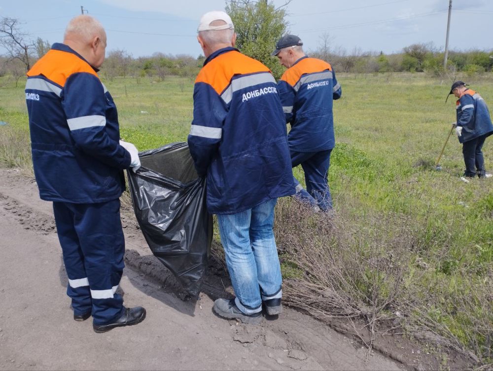 В Торезе состоялся Всероссийский субботник В Торезе состоялся Всероссийский субботник