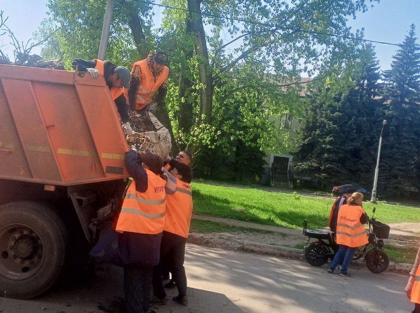 Кировский внутригородской район принял участие во Всероссийском субботнике Кировский внутригородской район принял участие во Всероссийском субботнике