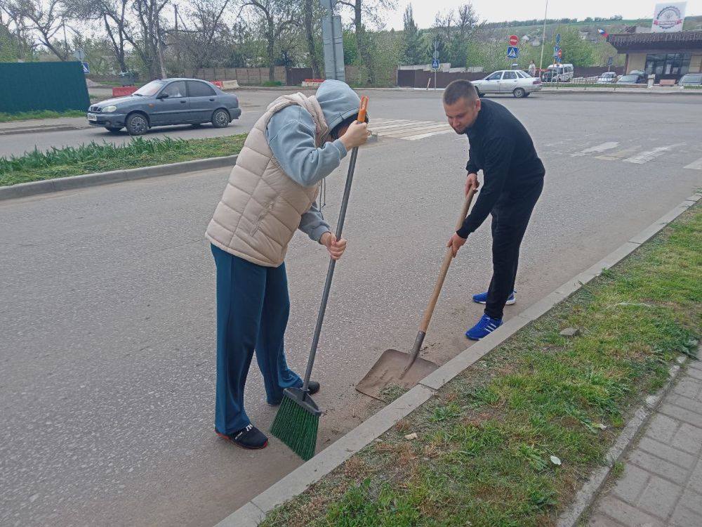 Сегодня, в ходе проведения Всероссийского субботника, в рамках партийного проекта «Городская среда», работники Администрации округа, муниципального совета, активисты ВПП "Единая Россия" провели масштабную уборку общественных... Сегодня, в ходе проведения Всероссийского субботника, в рамках партийного проекта «Городская среда», работники Администрации округа, муниципального совета, активисты ВПП "Единая Россия" провели масштабную уборку общественных...