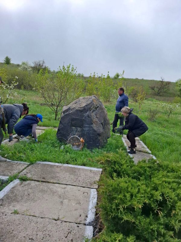 Борис Трима: Сегодня в Мангушском муниципальном округе, по поручению главы ДНР Дениса Пушилина, состоялся Всероссийский субботник, который собрал множество активистов и жителей, стремящихся внести свой вклад в... Борис Трима: Сегодня в Мангушском муниципальном округе, по поручению главы ДНР Дениса Пушилина, состоялся Всероссийский субботник, который собрал множество активистов и жителей, стремящихся внести свой вклад в...