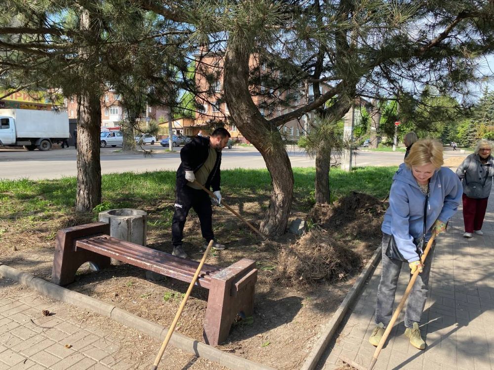 Кировский внутригородской район продолжает принимать активное участие во Всероссийском субботнике Кировский внутригородской район продолжает принимать активное участие во Всероссийском субботнике