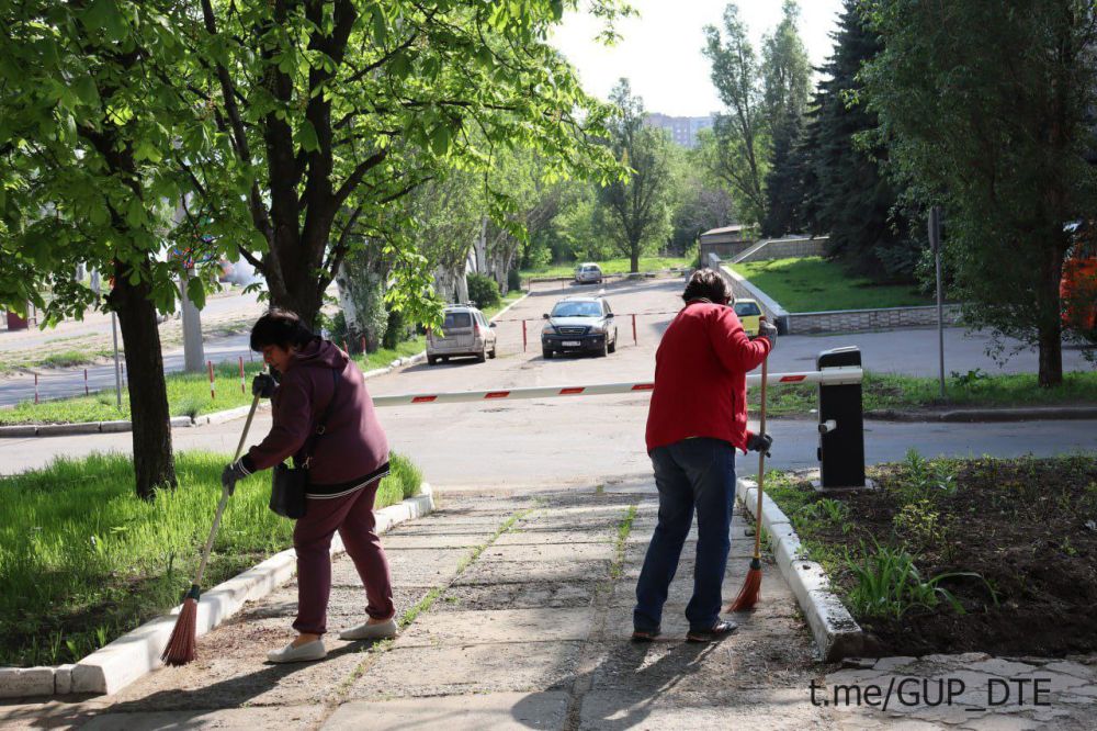 СОТРУДНИКИ ГУП ДНР «ДОНБАССТЕПЛОЭНЕРГО» ВНОВЬ ПРИСОЕДИНИЛИСЬ К ОБЩЕРЕСПУБЛИКАНСКОМУ СУББОТНИКУ СОТРУДНИКИ ГУП ДНР «ДОНБАССТЕПЛОЭНЕРГО» ВНОВЬ ПРИСОЕДИНИЛИСЬ К ОБЩЕРЕСПУБЛИКАНСКОМУ СУББОТНИКУ