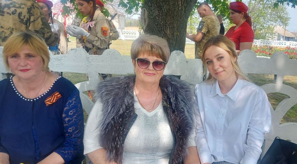 Наталья Великодная: В селе Михайловка в рамках партийного проекта "Культура малой родины" прошла республиканская патриотическая акция "Автопоезд Победы", посвященная 80-й годовщине Великой Победы, организованная... Наталья Великодная: В селе Михайловка в рамках партийного проекта "Культура малой родины" прошла республиканская патриотическая акция "Автопоезд Победы", посвященная 80-й годовщине Великой Победы, организованная...