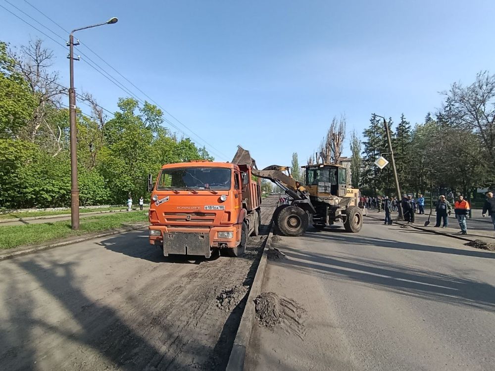 Снежнянцы приняли участие во Всероссийском субботнике Снежнянцы приняли участие во Всероссийском субботнике