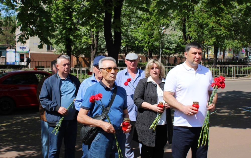 Анжела Заболотская: Сегодня, в День участников ликвидации последствий радиационных аварий и катастроф и памяти жертв этих аварий и катастроф, мы вспоминаем тех, кто ценой своей жизни и здоровья боролся с последствиями... Анжела Заболотская: Сегодня, в День участников ликвидации последствий радиационных аварий и катастроф и памяти жертв этих аварий и катастроф, мы вспоминаем тех, кто ценой своей жизни и здоровья боролся с последствиями...