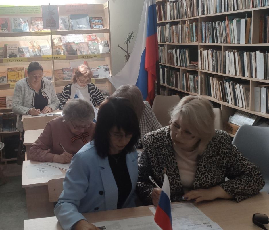 Ждановцы приняли участие в международной исторической акции «Диктант Победы» Ждановцы приняли участие в международной исторической акции «Диктант Победы»