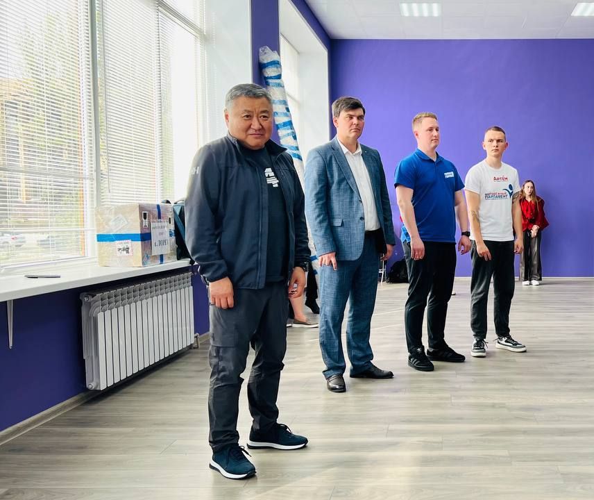 Шеф-регион Приморский край передал мультимедийное оборудование для молодежного центра Шеф-регион Приморский край передал мультимедийное оборудование для молодежного центра