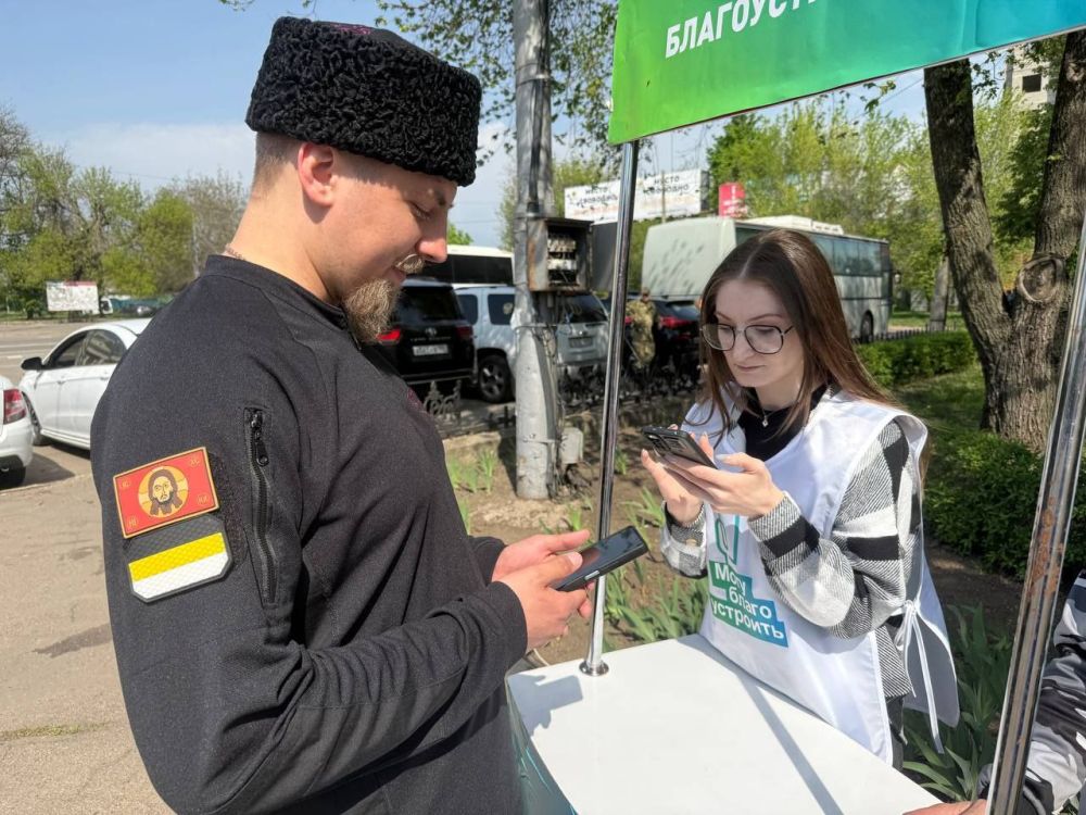 Иван Адамец: Волонтёры Куйбышевского района сегодня помогали голосовать за объекты благоустройства по федеральному проекту «Формирование комфортной городской среды» Иван Адамец: Волонтёры Куйбышевского района сегодня помогали голосовать за объекты благоустройства по федеральному проекту «Формирование комфортной городской среды»