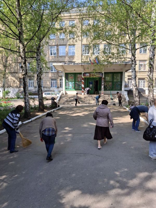 В Торезе состоялся Всероссийский субботник В Торезе состоялся Всероссийский субботник