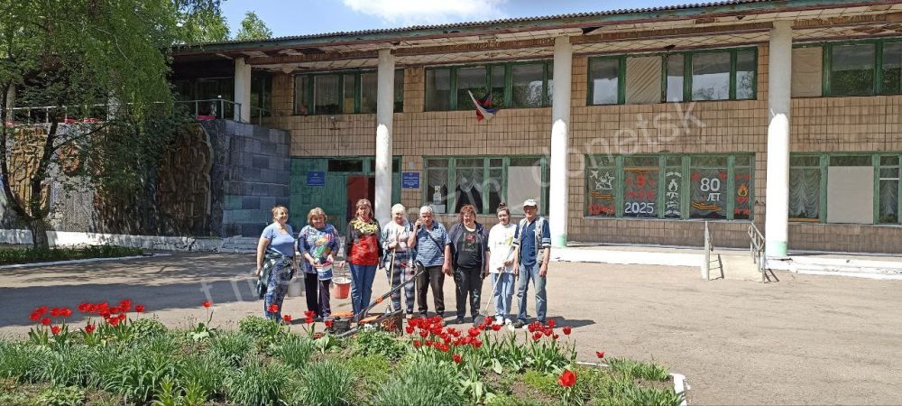 Алексей Кулемзин: Сотрудники учреждений культуры внесли свой вклад в благоустройство города, с воодушевлением приняв участие во Всероссийском субботнике Алексей Кулемзин: Сотрудники учреждений культуры внесли свой вклад в благоустройство города, с воодушевлением приняв участие во Всероссийском субботнике