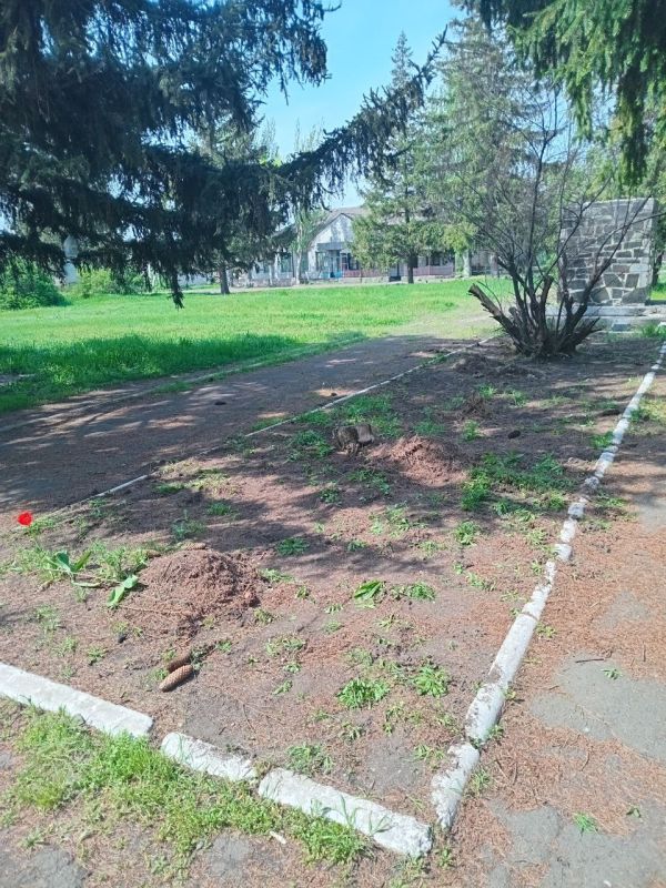 В рамках партийного проекта #КультураМалойРодины, серии мероприятий "Зелёный Донбасс", 26 апреля МБУ "Прохоровский СДК" приняли участие во Всероссийском субботнике В рамках партийного проекта #КультураМалойРодины, серии мероприятий "Зелёный Донбасс", 26 апреля МБУ "Прохоровский СДК" приняли участие во Всероссийском субботнике