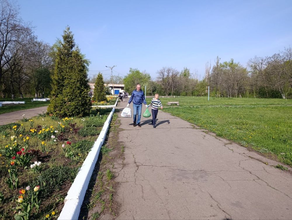Снежнянцы приняли участие во Всероссийском субботнике Снежнянцы приняли участие во Всероссийском субботнике