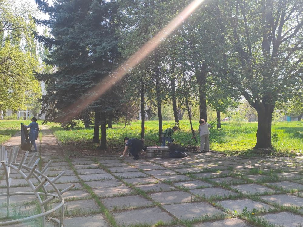 Кировский внутригородской район принял участие во Всероссийском субботнике Кировский внутригородской район принял участие во Всероссийском субботнике
