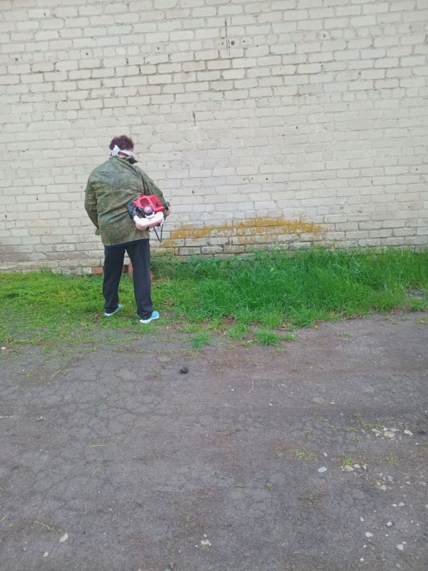 В рамках партийного проекта #КультураМалойРодины, серии мероприятий "Зелёный Донбасс", 26 апреля МБУ "Прохоровский СДК" приняли участие во Всероссийском субботнике В рамках партийного проекта #КультураМалойРодины, серии мероприятий "Зелёный Донбасс", 26 апреля МБУ "Прохоровский СДК" приняли участие во Всероссийском субботнике