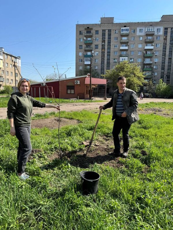 Коллектив Иловайской дистанции сигнализации и связи присоединился к наведению порядка на закреплённой территориии в рамках Всероссийского субботника Коллектив Иловайской дистанции сигнализации и связи присоединился к наведению порядка на закреплённой территориии в рамках Всероссийского субботника