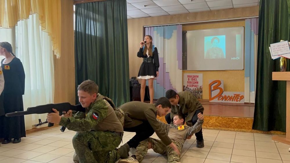 В школе Ждановки прошел третий день защиты творческих отчетов «Волонтёрскими дорогами» В школе Ждановки прошел третий день защиты творческих отчетов «Волонтёрскими дорогами»