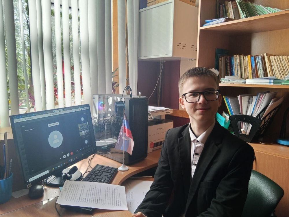 Школьник из Ждановки представил свой научный проект на Межрегиональном фестивале Школьник из Ждановки представил свой научный проект на Межрегиональном фестивале