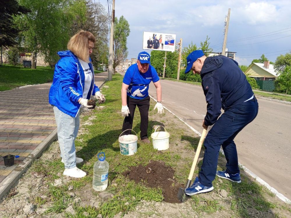 В рамках партийного проекта «Зелёная экономика» временно исполняющий полномочия главы Ясиноватского муниципального округа, временно исполняющий обязанности секретаря местного отделения Партии "ЕДИНАЯ РОССИЯ" Александр Пеняев... В рамках партийного проекта «Зелёная экономика» временно исполняющий полномочия главы Ясиноватского муниципального округа, временно исполняющий обязанности секретаря местного отделения Партии "ЕДИНАЯ РОССИЯ" Александр Пеняев...