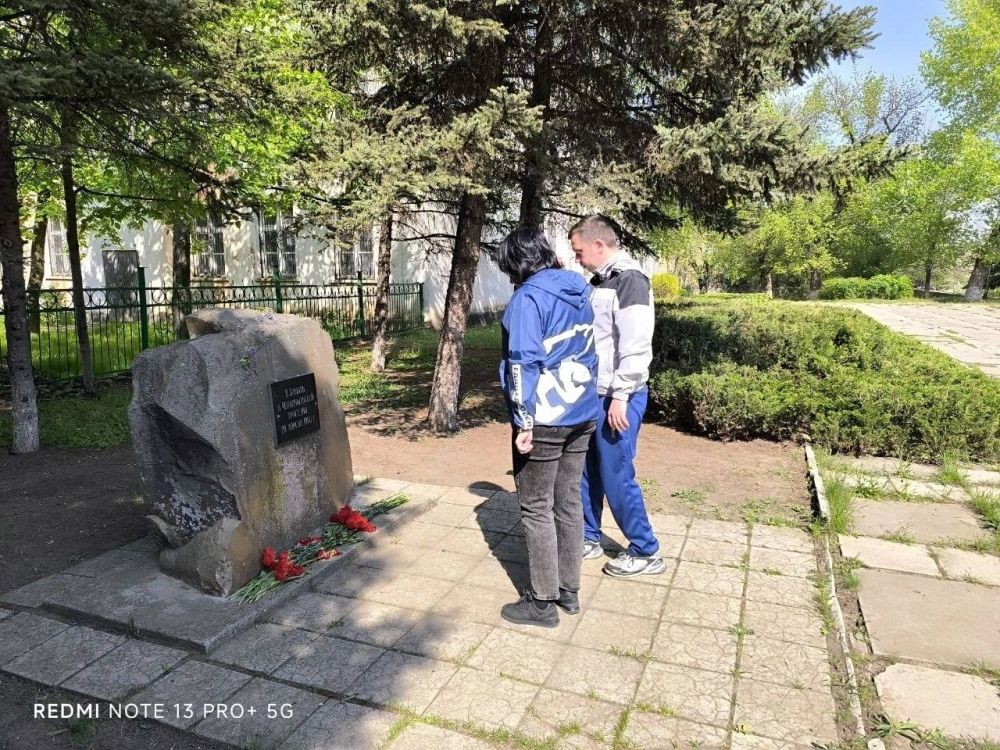 Зугрэс чтит память героев Чернобыля Зугрэс чтит память героев Чернобыля