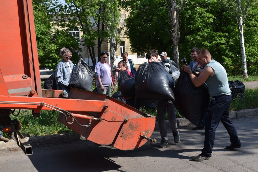 Более 600 кировчан поучаствовали в общереспубликанском субботнике Более 600 кировчан поучаствовали в общереспубликанском субботнике