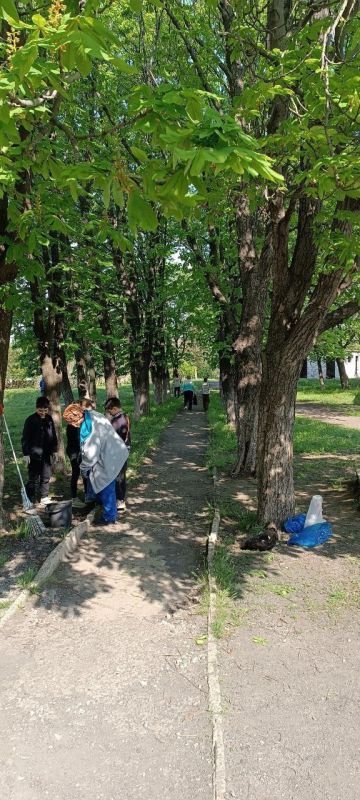 В Торезе состоялся Всероссийский субботник В Торезе состоялся Всероссийский субботник