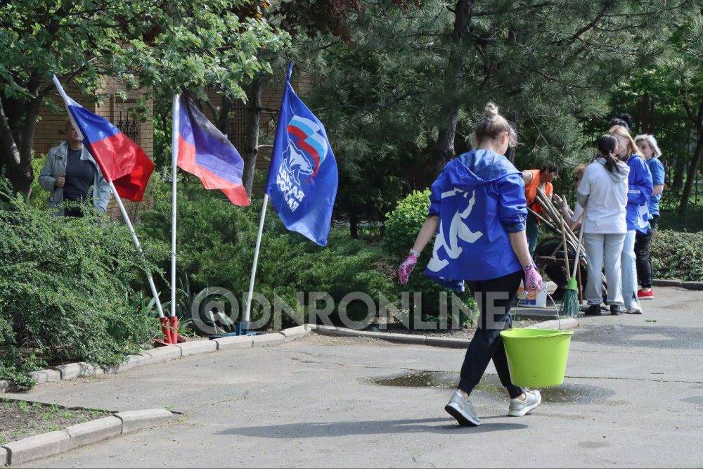 Сегодня, 26 апреля, жители Донецка присоединились к Всероссийскому субботнику Сегодня, 26 апреля, жители Донецка присоединились к Всероссийскому субботнику