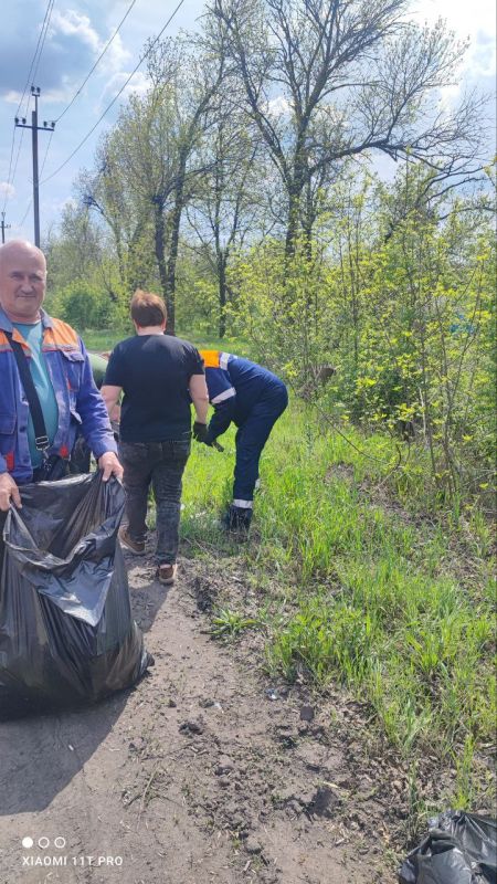 В Торезе состоялся Всероссийский субботник В Торезе состоялся Всероссийский субботник
