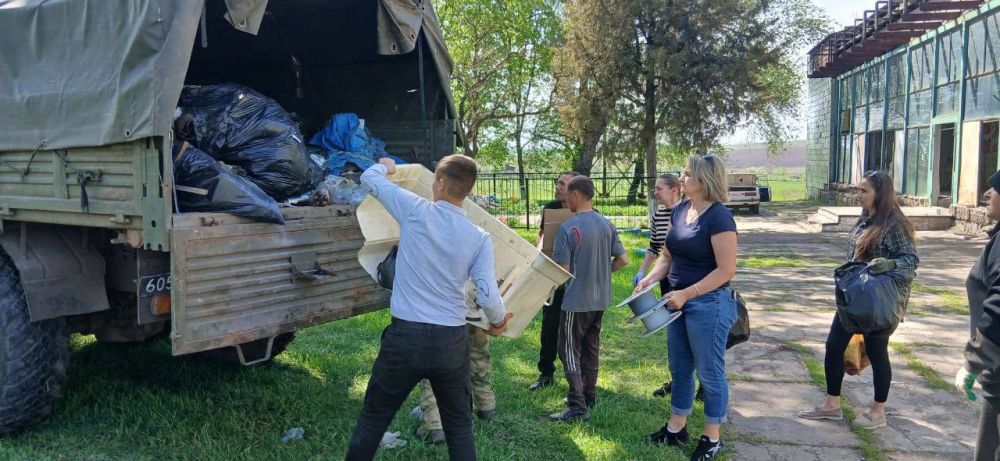 Борис Трима: Сегодня в Мангушском муниципальном округе, по поручению главы ДНР Дениса Пушилина, состоялся Всероссийский субботник, который собрал множество активистов и жителей, стремящихся внести свой вклад в... Борис Трима: Сегодня в Мангушском муниципальном округе, по поручению главы ДНР Дениса Пушилина, состоялся Всероссийский субботник, который собрал множество активистов и жителей, стремящихся внести свой вклад в...