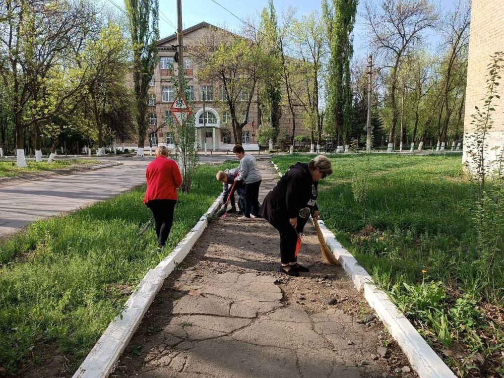 В Ждановке прошел общереспубликанский субботник В Ждановке прошел общереспубликанский субботник