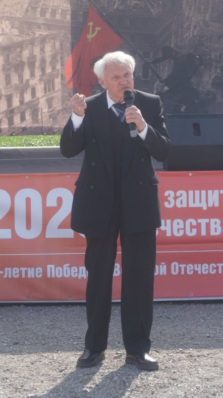 Остановка Автопоезда Победы в селе Буряковая Балка Остановка Автопоезда Победы в селе Буряковая Балка