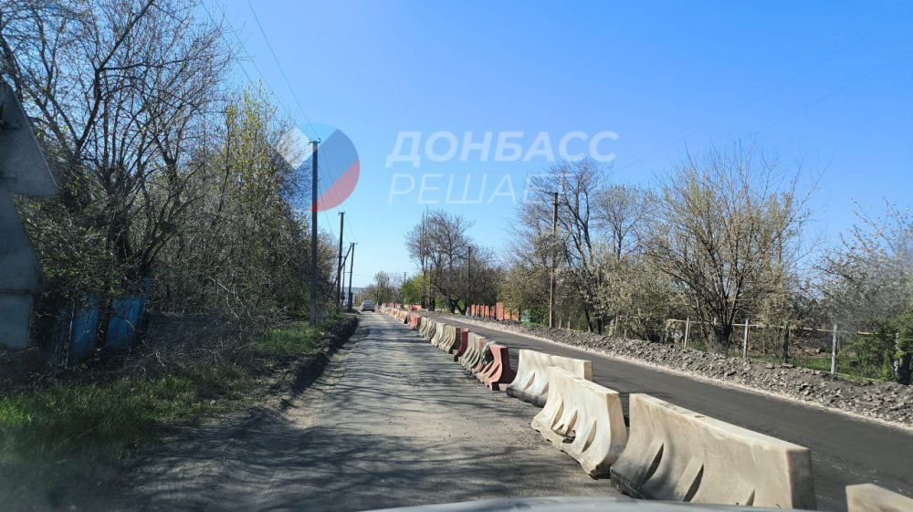 В ДНР идёт масштабное восстановление автотрассы между Донецком и Новоазовском В ДНР идёт масштабное восстановление автотрассы между Донецком и Новоазовском