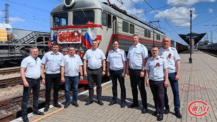 Состав из 54-х грузовых вагонов за 26 часов прошел маршрут по железнодорожным маршрутам Донецкого и Мелитополь-Херсонского филиалов ФГУП «ЖДН» до Севастополя Состав из 54-х грузовых вагонов за 26 часов прошел маршрут по железнодорожным маршрутам Донецкого и Мелитополь-Херсонского филиалов ФГУП «ЖДН» до Севастополя
