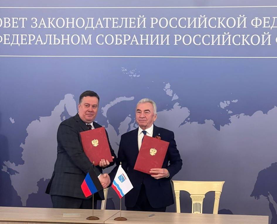 Константин Кузьмин: Подписал соглашение с Председателем Законодательного собрания Ленинградской области Сергеем Михайловичем Бебениным Константин Кузьмин: Подписал соглашение с Председателем Законодательного собрания Ленинградской области Сергеем Михайловичем Бебениным