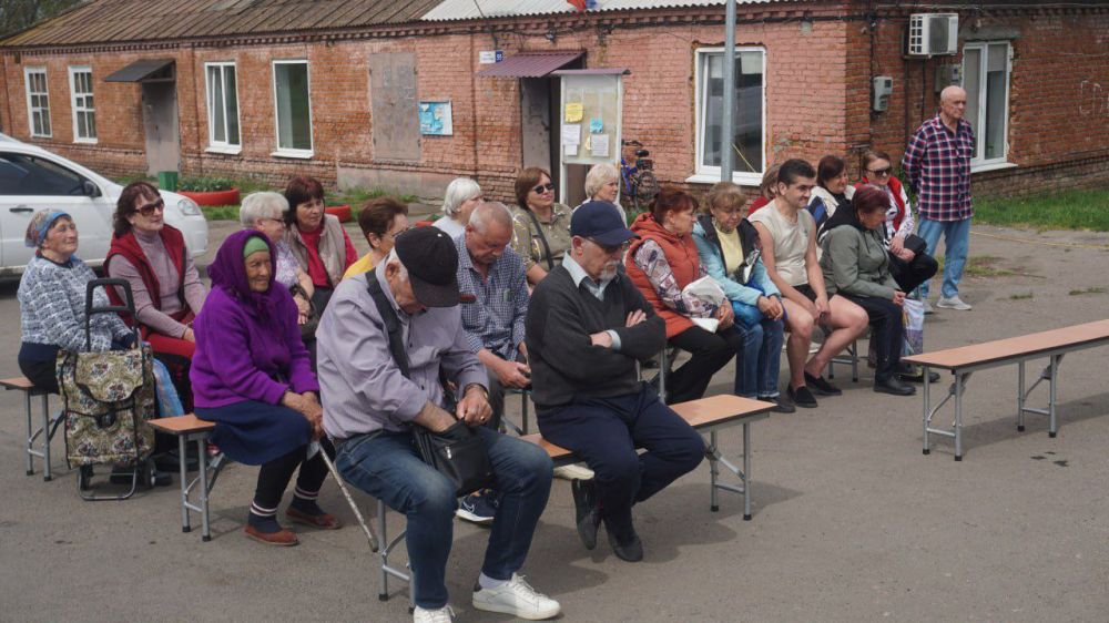 Музыка Победы!!!. В преддверии Великого праздника, в рамках проектов «Культура малой Родины», «Историческая память» Всероссийской политической партии «Единая Россия» при помощи передвижного автоклуба состоялся выездной... Музыка Победы!!!. В преддверии Великого праздника, в рамках проектов «Культура малой Родины», «Историческая память» Всероссийской политической партии «Единая Россия» при помощи передвижного автоклуба состоялся выездной...