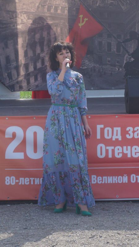 Остановка Автопоезда Победы в селе Буряковая Балка Остановка Автопоезда Победы в селе Буряковая Балка
