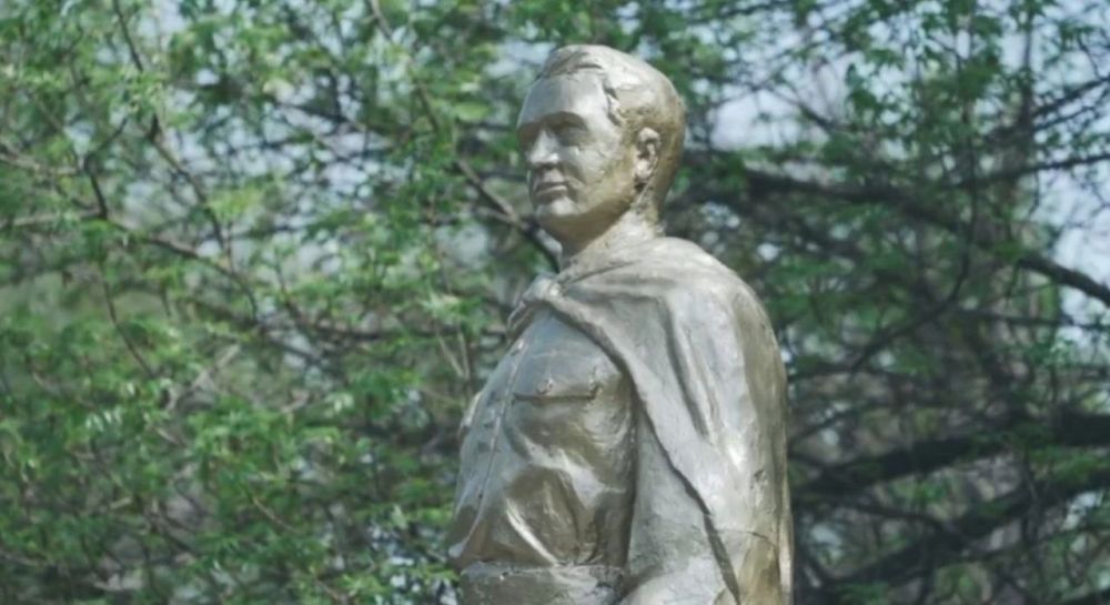 ВЕРНИ ГЕРОЮ ИМЯ. Чурсинова Вероника, Ефанова Мария, Бараненко Кирилл, юнармейцы ВПК «Победа 57 » г. о. Макеевка, приняли участие в акции «Верни герою имя!» ВЕРНИ ГЕРОЮ ИМЯ. Чурсинова Вероника, Ефанова Мария, Бараненко Кирилл, юнармейцы ВПК «Победа 57 » г. о. Макеевка, приняли участие в акции «Верни герою имя!»