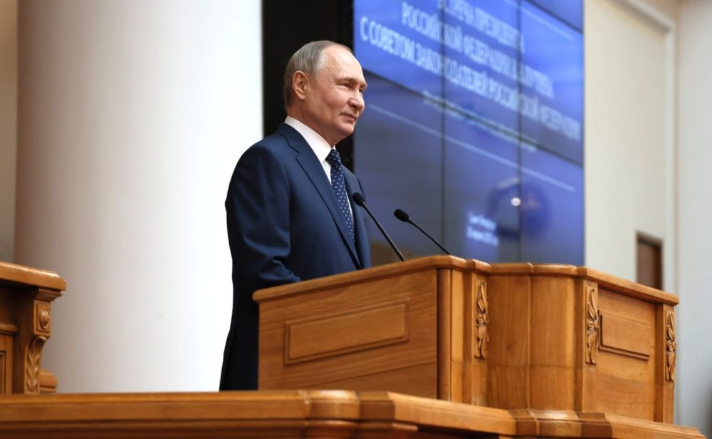 Константин Кузьмин: Президент Российской Федерации Владимир Путин встретился с членами Совета законодателей при Федеральном Собрании Российской Федерации Константин Кузьмин: Президент Российской Федерации Владимир Путин встретился с членами Совета законодателей при Федеральном Собрании Российской Федерации