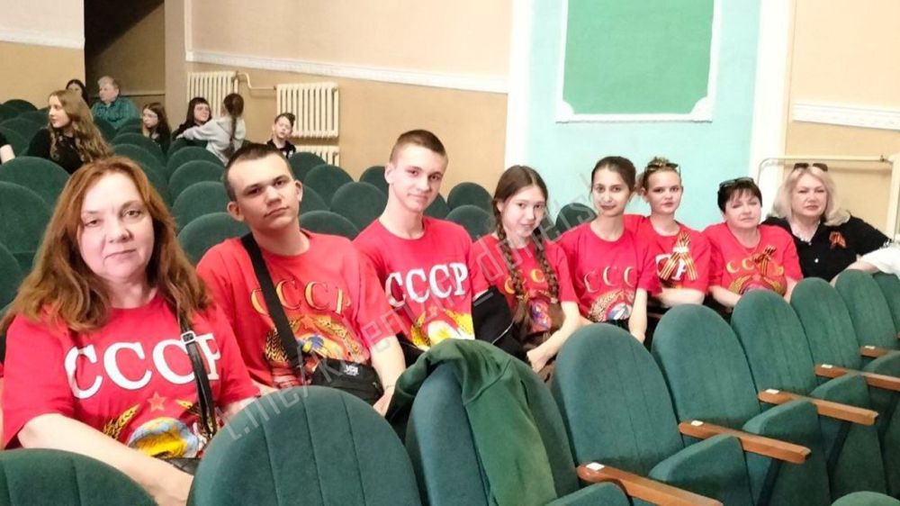 Алексей Кулемзин: 27 апреля в городе Свирске Иркутской области завершился 12-й областной фестиваль-конкурс любительского театрального искусства «Театр – это жизнь» Алексей Кулемзин: 27 апреля в городе Свирске Иркутской области завершился 12-й областной фестиваль-конкурс любительского театрального искусства «Театр – это жизнь»