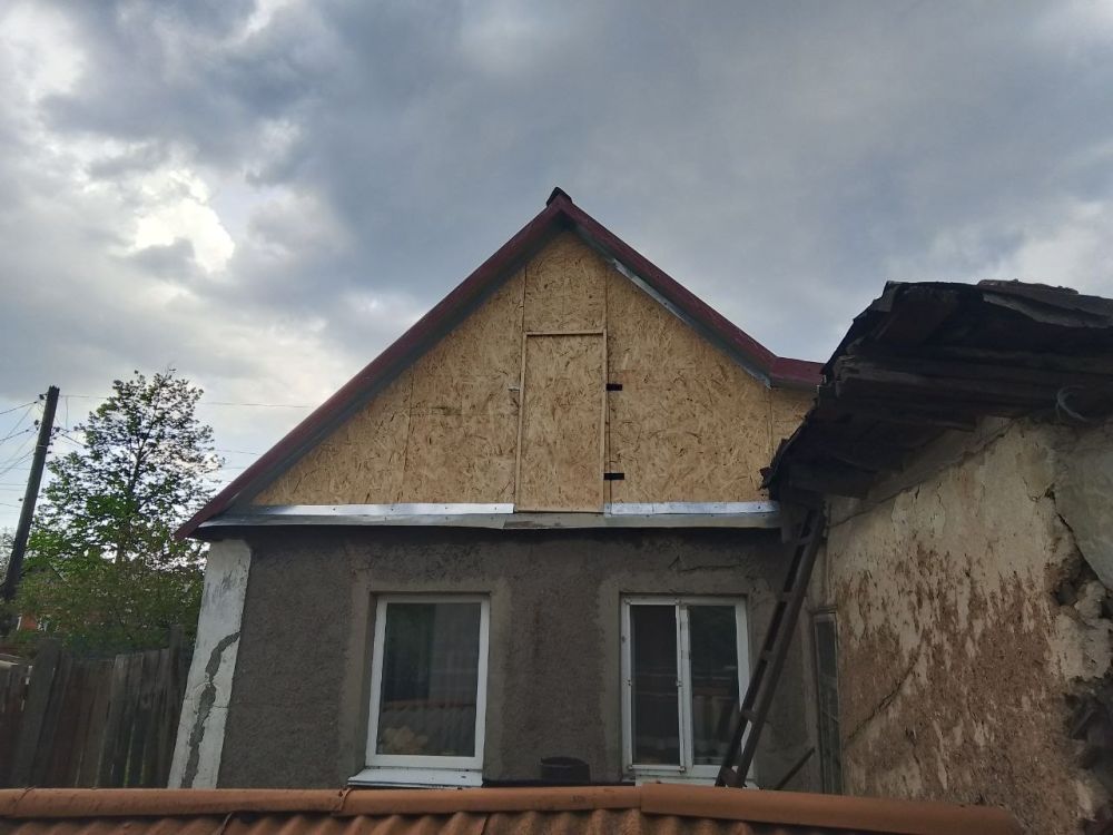 Завершилось восстановление крыши частного дома по ул. Кутузова, где проживает мужчина с инвалидностью Завершилось восстановление крыши частного дома по ул. Кутузова, где проживает мужчина с инвалидностью