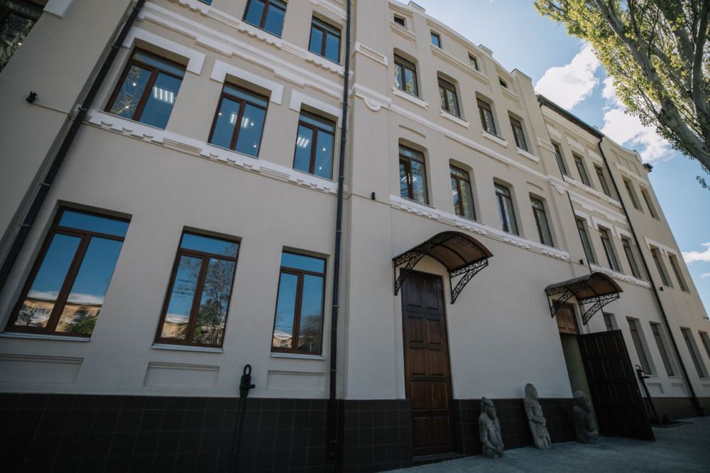 Олег Моргун: Вместе с губернатором Ленинградской области Александром Дрозденко и руководителем Правительства Республики Андреем Чертковым осмотрели ход ремонтных работ на объектах, которые для мариупольцев восстанавливает... Олег Моргун: Вместе с губернатором Ленинградской области Александром Дрозденко и руководителем Правительства Республики Андреем Чертковым осмотрели ход ремонтных работ на объектах, которые для мариупольцев восстанавливает...