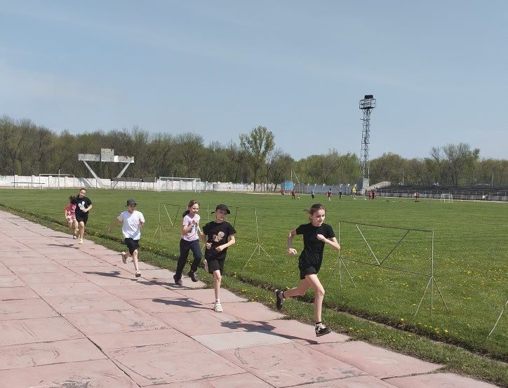 В Енакиево состоялось открытое первенство по легкоатлетическому кроссу В Енакиево состоялось открытое первенство по легкоатлетическому кроссу