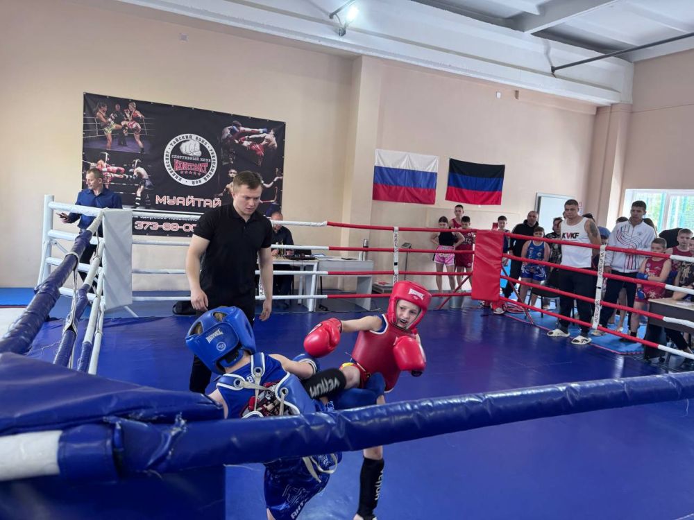 В Кировском прошел открытый турнир «Лучший из лучших» по муай-тай В Кировском прошел открытый турнир «Лучший из лучших» по муай-тай