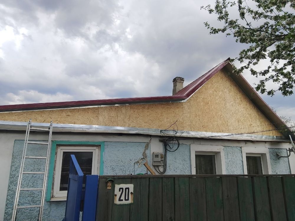 Завершилось восстановление крыши частного дома по ул. Кутузова, где проживает мужчина с инвалидностью Завершилось восстановление крыши частного дома по ул. Кутузова, где проживает мужчина с инвалидностью