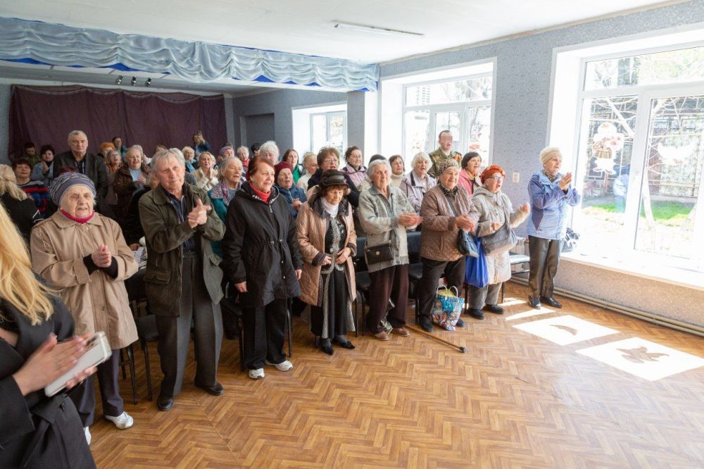 В Мариуполе росгвардейцы провели концерт для ветеранов Великой Отечественной войны В Мариуполе росгвардейцы провели концерт для ветеранов Великой Отечественной войны